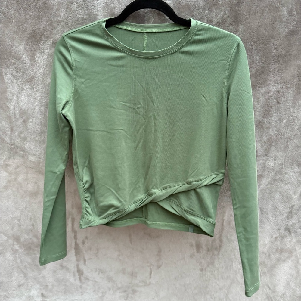 Lululemon Women’s Green Twisted-Front Long Sleeve Top Size 4